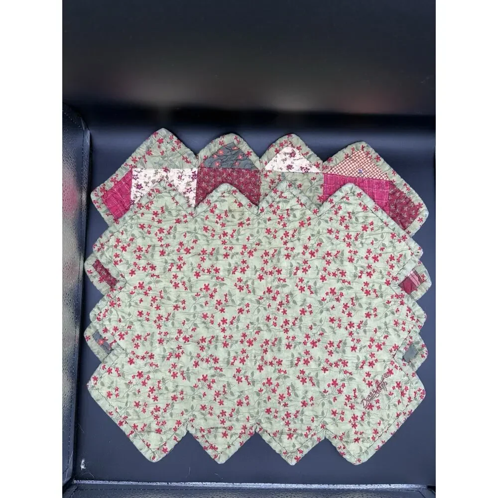 One pair of quilted placemates in bright colorful Pattern